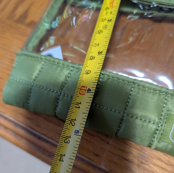 Quilted polyester construction with signature Lug styling. - Picture 5 of 6